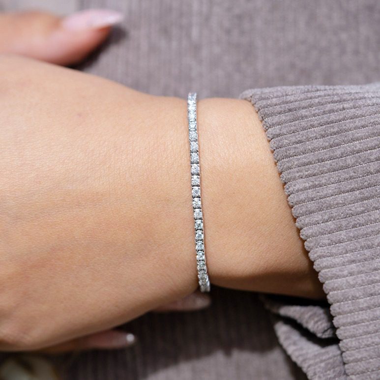 Diamond Tennis Bracelet: Round - Image 4